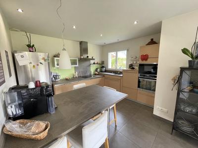 Maison - 160 m² - 5 pièces