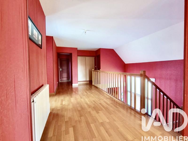 Maison - 211 m² - 7 pièces