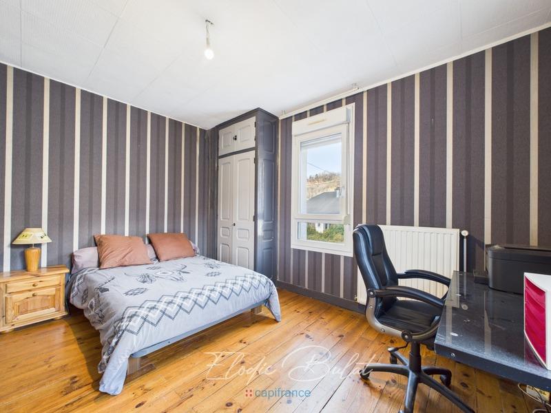 Maison - 137 m² - 5 pièces