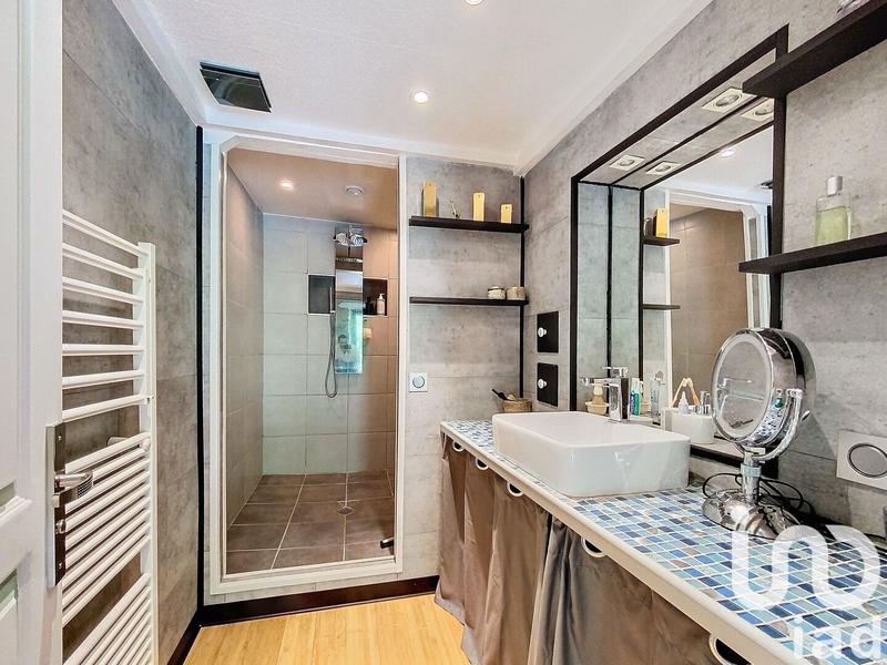 Maison - 226 m² - 6 pièces