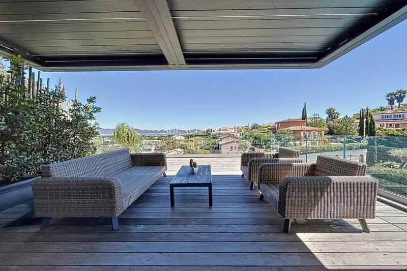 Maison traditionnelle - 280 m² - 6 pièces