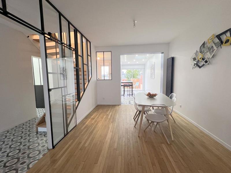 Maison - 122 m² - 6 pièces