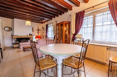 Maison - 208 m² - 6 pièces