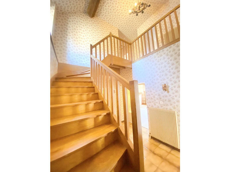 Maison - 210 m² - 8 pièces