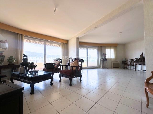 Appartement - 106 m² - 5 pièces