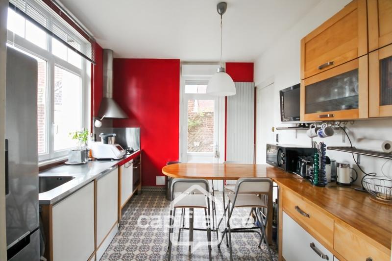 Maison - 230 m² - 6 pièces