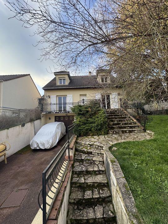 Maison - 118 m² - 5 pièces