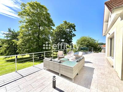 Maison - 155 m² - 7 pièces