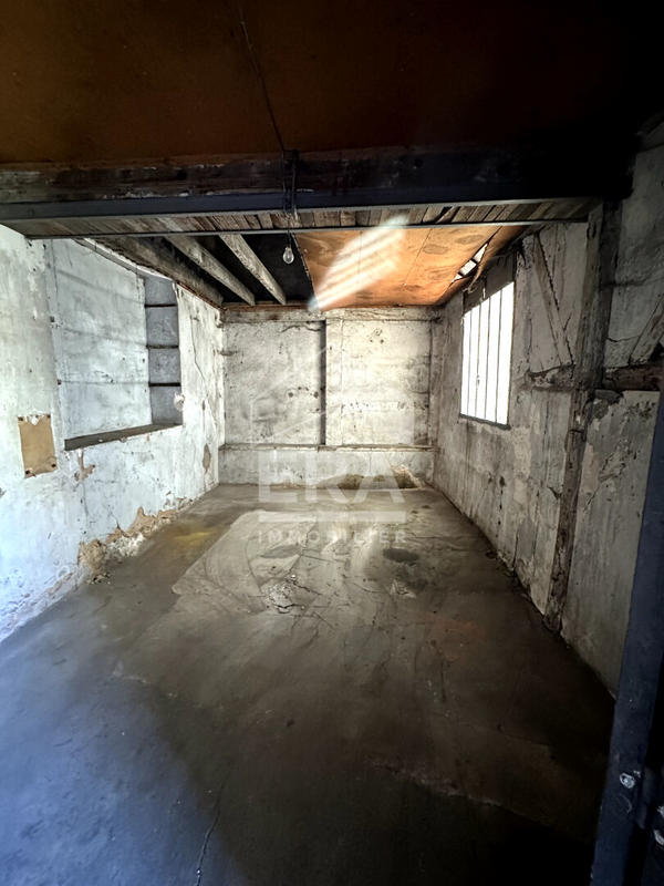 Local d'activité / Entrepôt - 617 m²