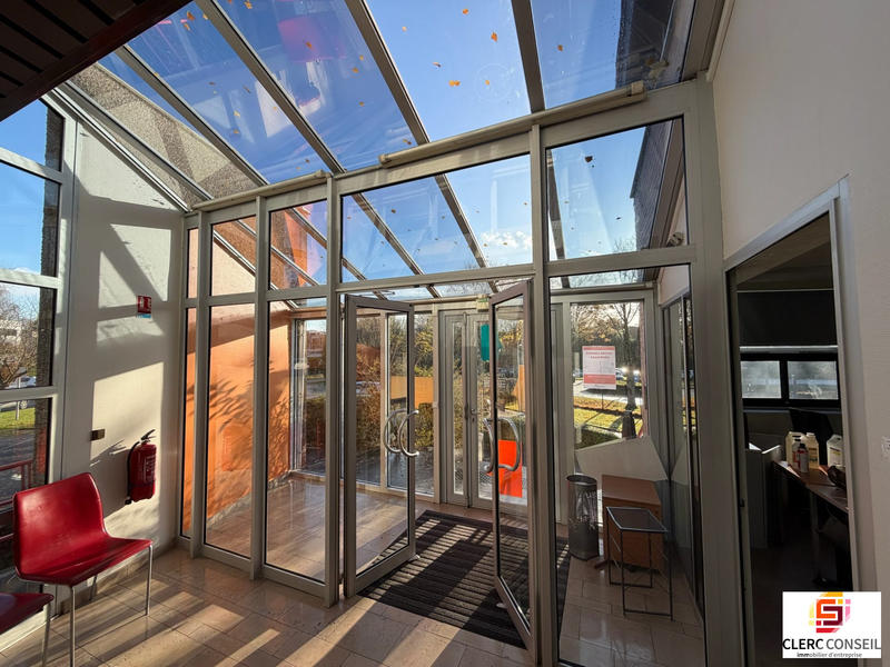 Bureau - 1 054 m²