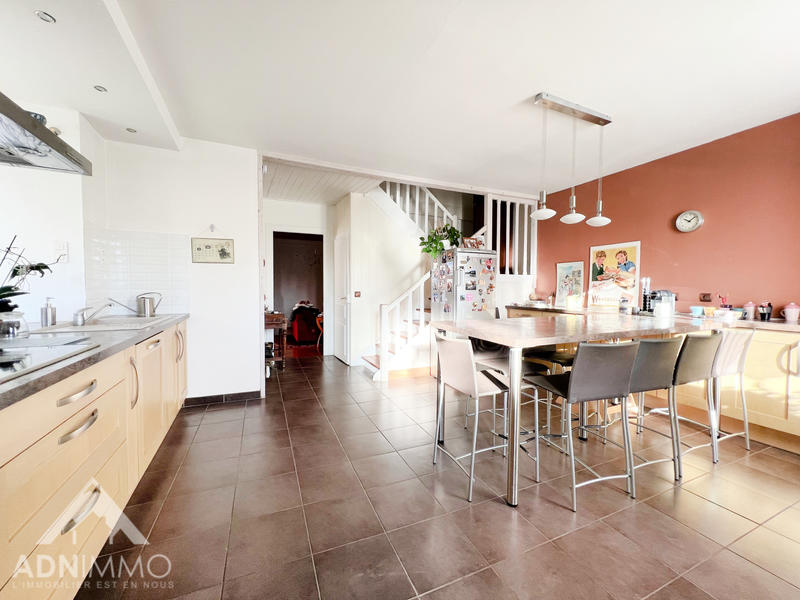 Maison - 205 m² - 6 pièces