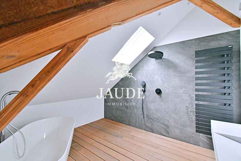 Appartement - 202 m² - 5 pièces