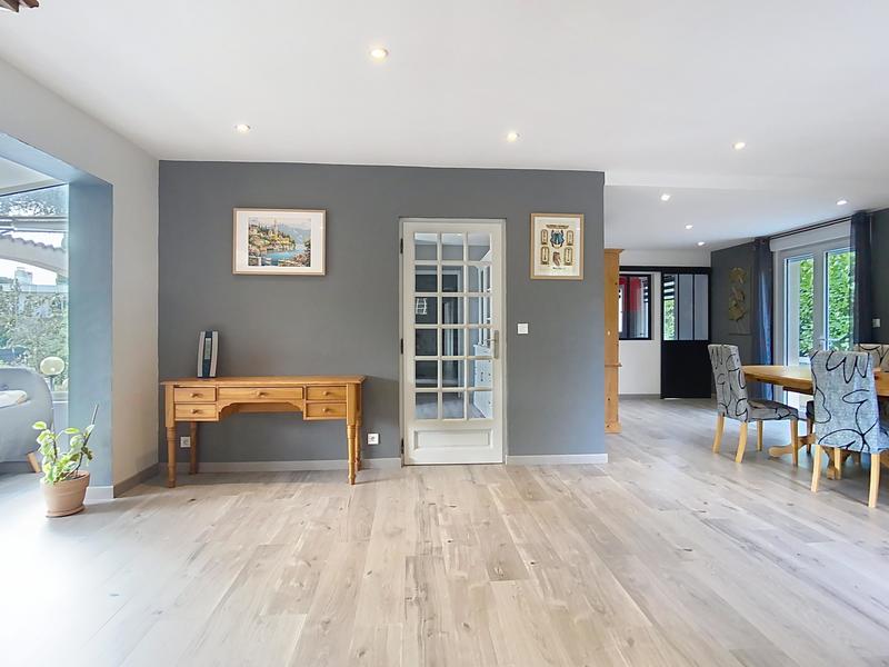 Maison - 200 m² - 5 pièces