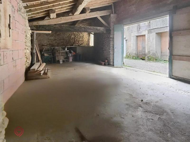 Remise - 70 m² - 1 pièce