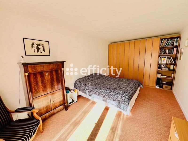 Pavillon - 215 m² - 6 pièces