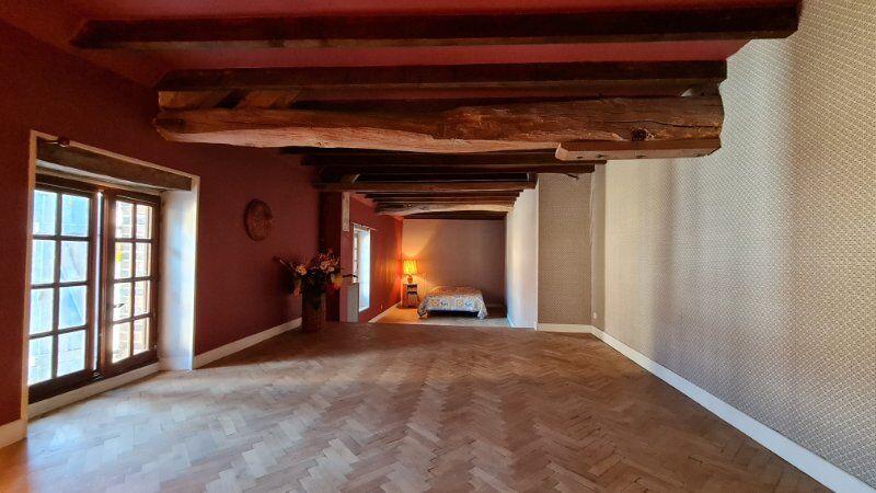 Maison - 389 m² - 10 pièces