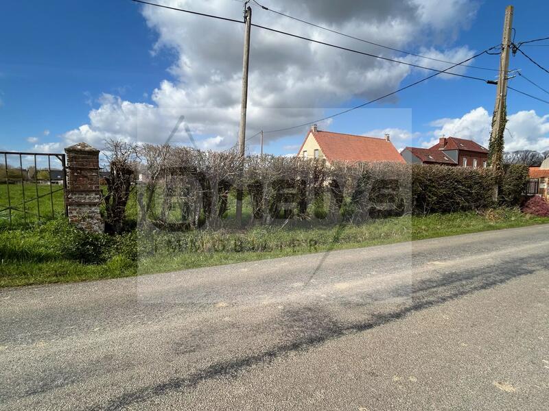 Terrain constructible - 1 857 m²