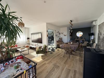 Maison traditionnelle - 166 m² - 9 pièces