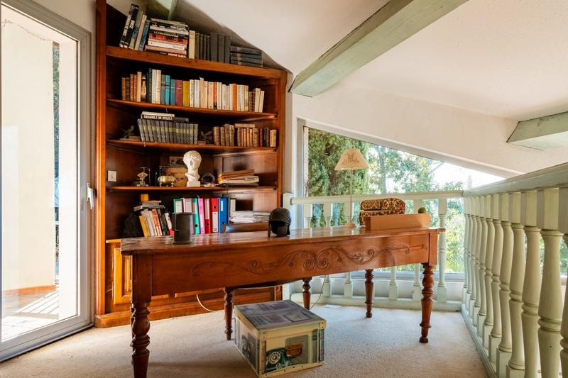 Maison - 234 m² - 7 pièces