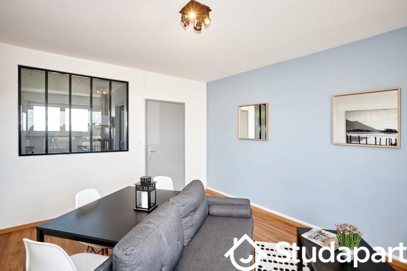 Chambre - 9 m² - 1 pièce