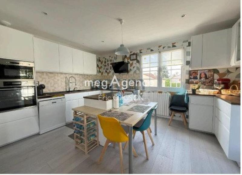 Maison - 230 m² - 5 pièces