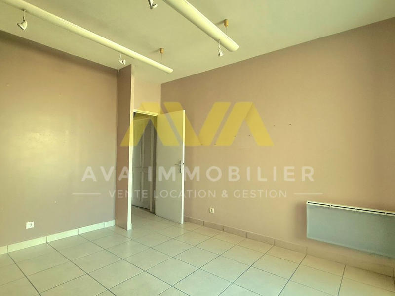 Bureau - 95 m² - 6 pièces