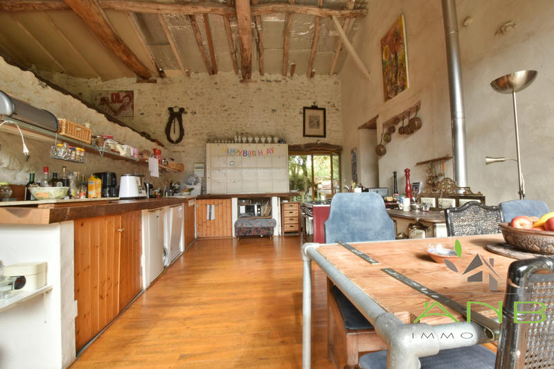 Maison - 254 m² - 10 pièces