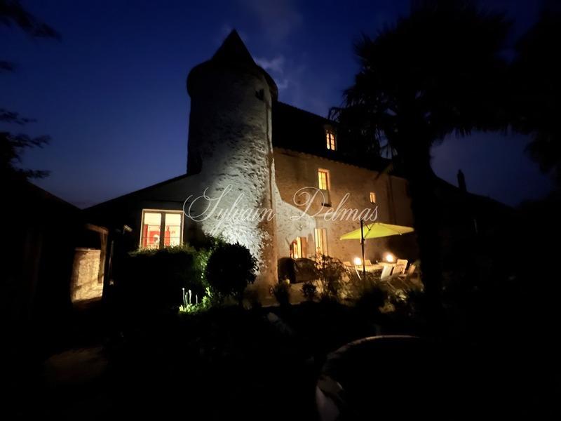 Manoir - 560 m² - 6 pièces