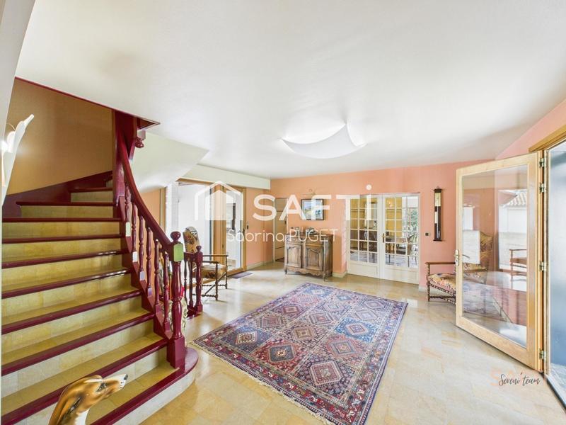 Villa - 360 m² - 12 pièces