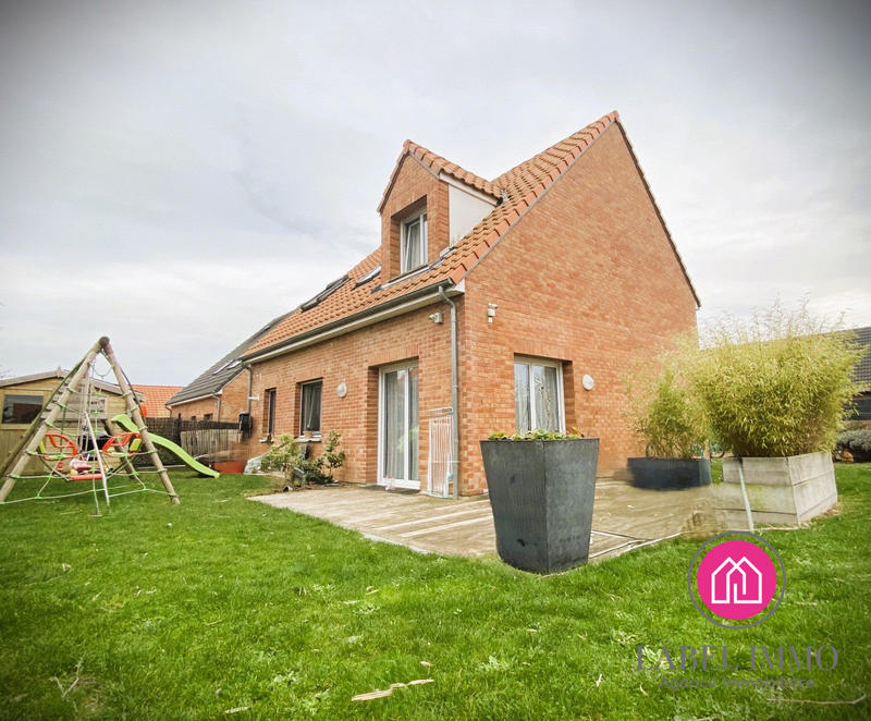 Maison - 97 m² - 5 pièces