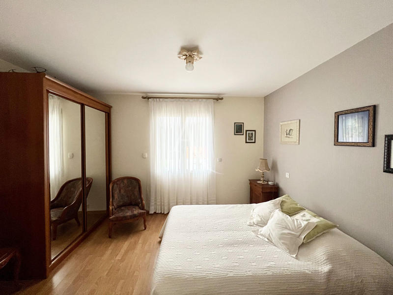 Maison - 204 m² - 8 pièces