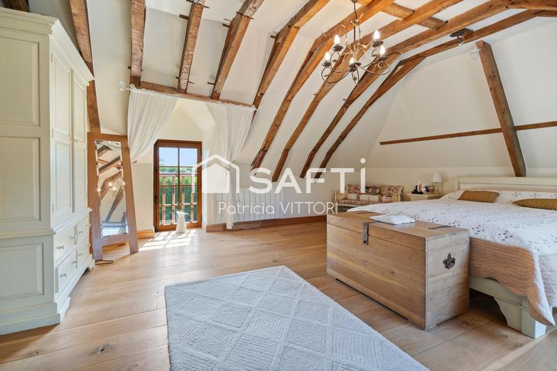 Maison - 222 m² - 8 pièces