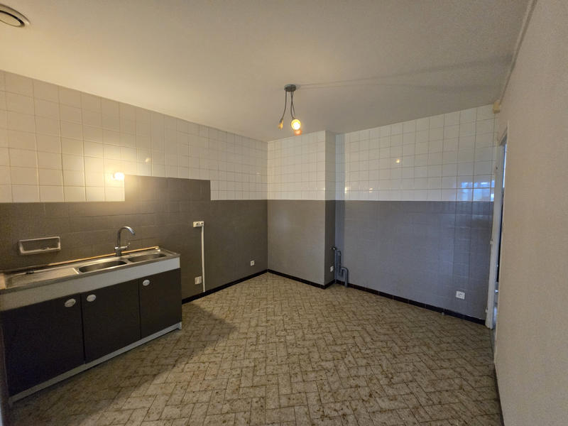 Maison - 217 m² - 8 pièces