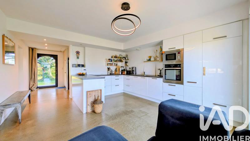 Maison - 162 m² - 8 pièces