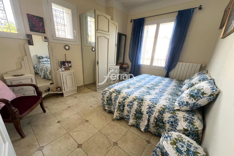 Maison - 222 m² - 9 pièces