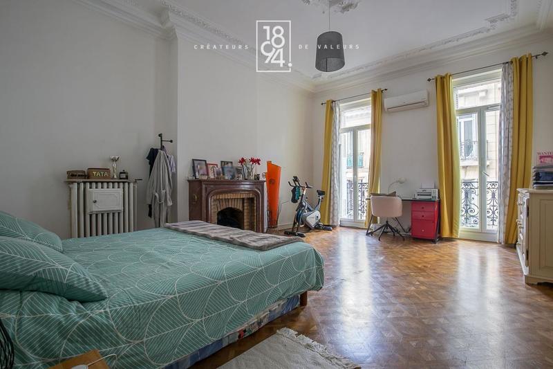 Appartement - 181 m² - 5 pièces