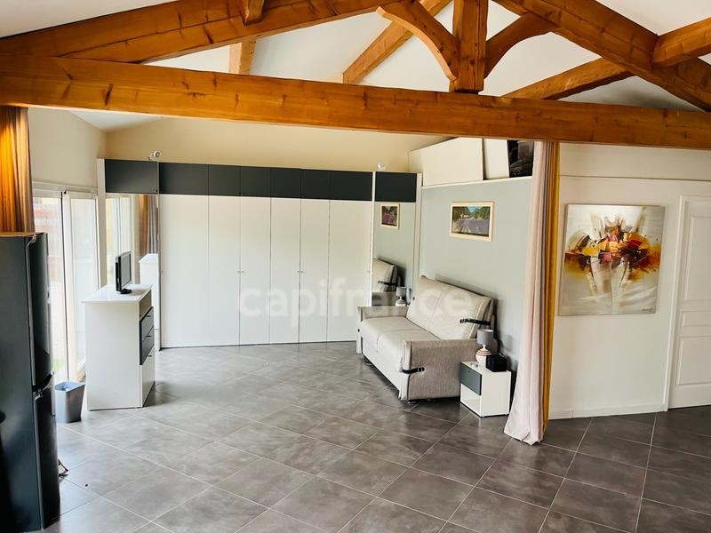 Maison - 228 m² - 8 pièces