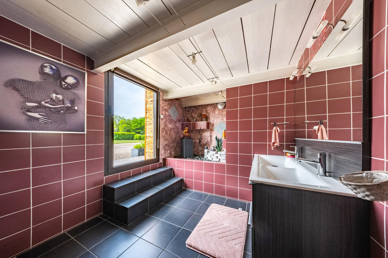 Maison - 230 m² - 8 pièces