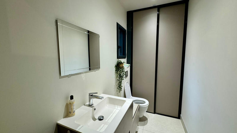 Bureau - 83 m² - 1 pièce