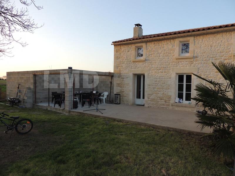 Maison en pierre - 113 m² - 4 pièces