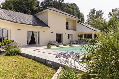 Maison - 253 m² - 7 pièces