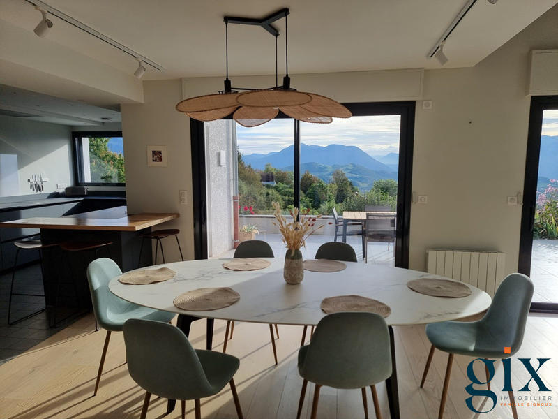 Maison - 184 m² - 6 pièces