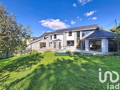 Maison de maîtres - 251 m² - 9 pièces