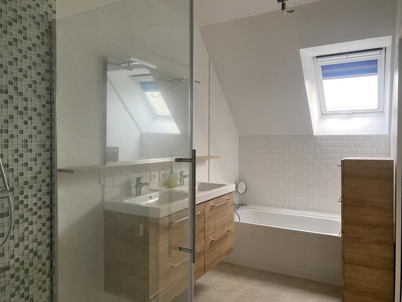 Maison - 210 m² - 9 pièces