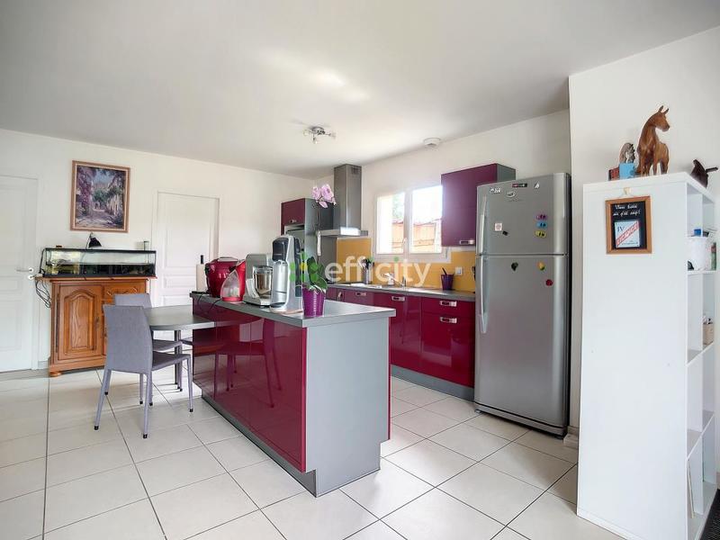 Maison - 332 m² - 24 pièces