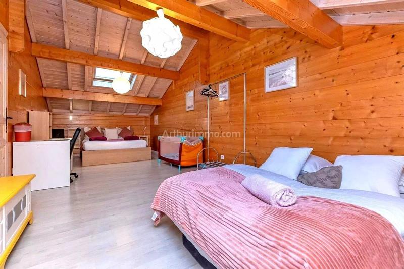 Maison - 204 m² - 6 pièces