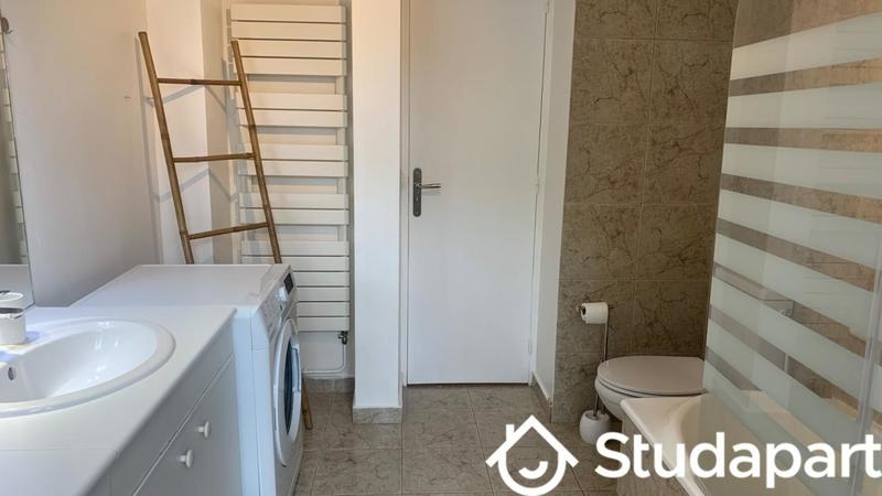 Chambre - 12 m² - 1 pièce