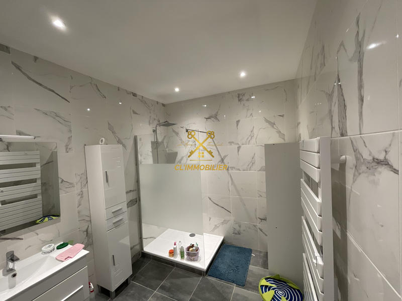 Maison - 220 m² - 7 pièces