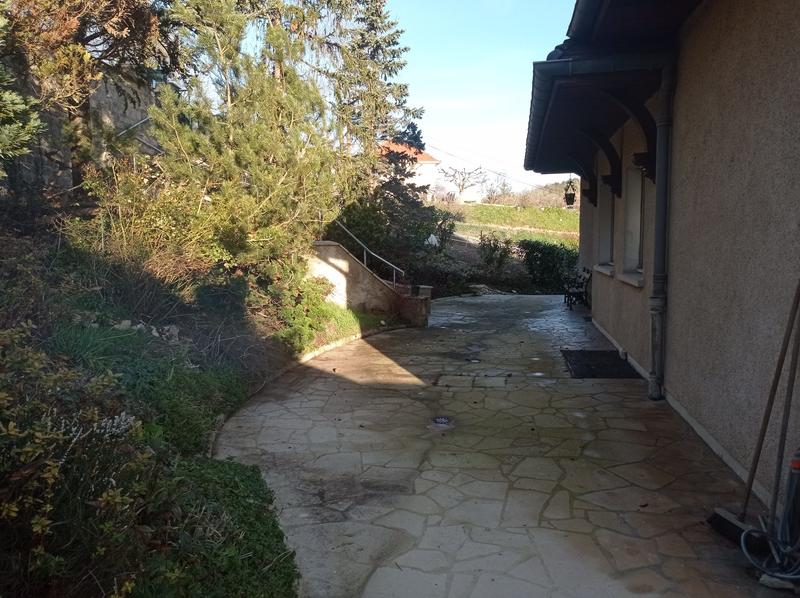 Maison traditionnelle - 228 m² - 7 pièces