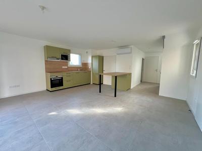 Maison - 102 m² - 4 pièces